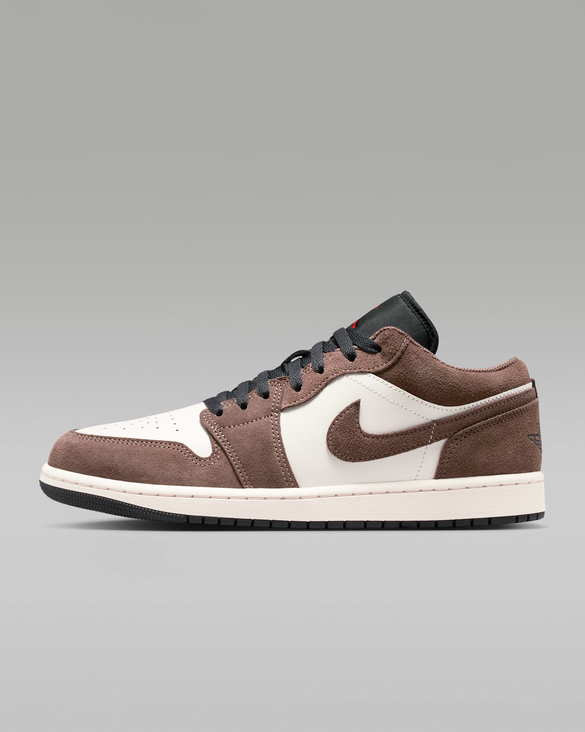 Air Jordan 1 Low Men's Shoes. Nike JP